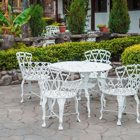 Hostal Jardin Escondido Vilcabamba Bagian luar foto