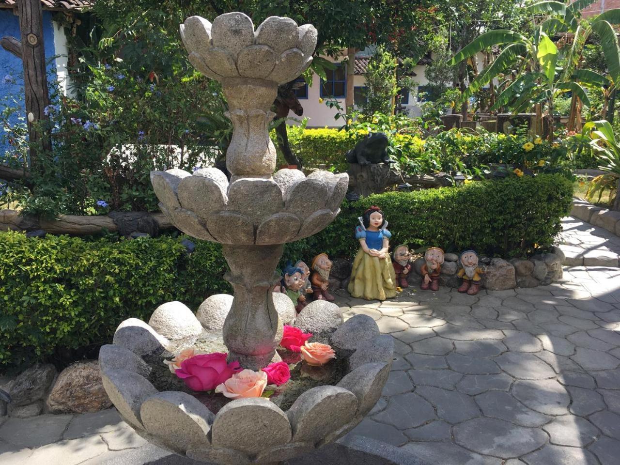 Hostal Jardin Escondido Vilcabamba Bagian luar foto