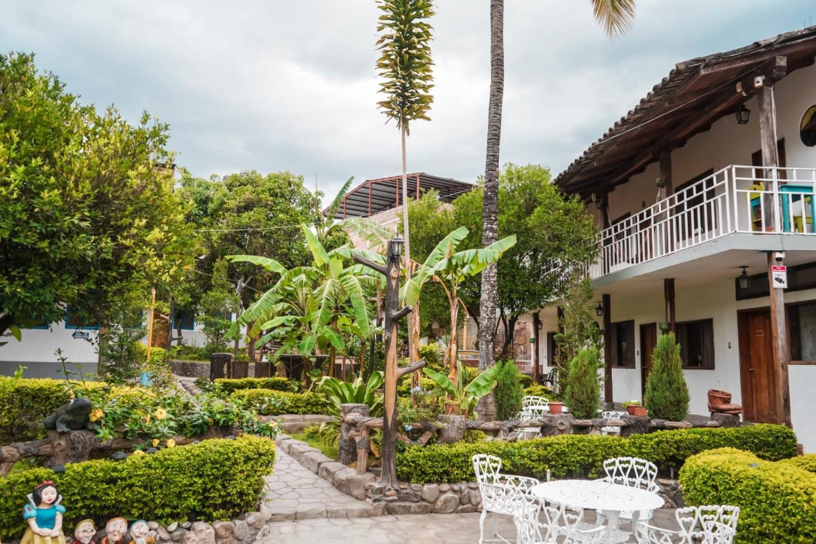Hostal Jardin Escondido Vilcabamba Bagian luar foto