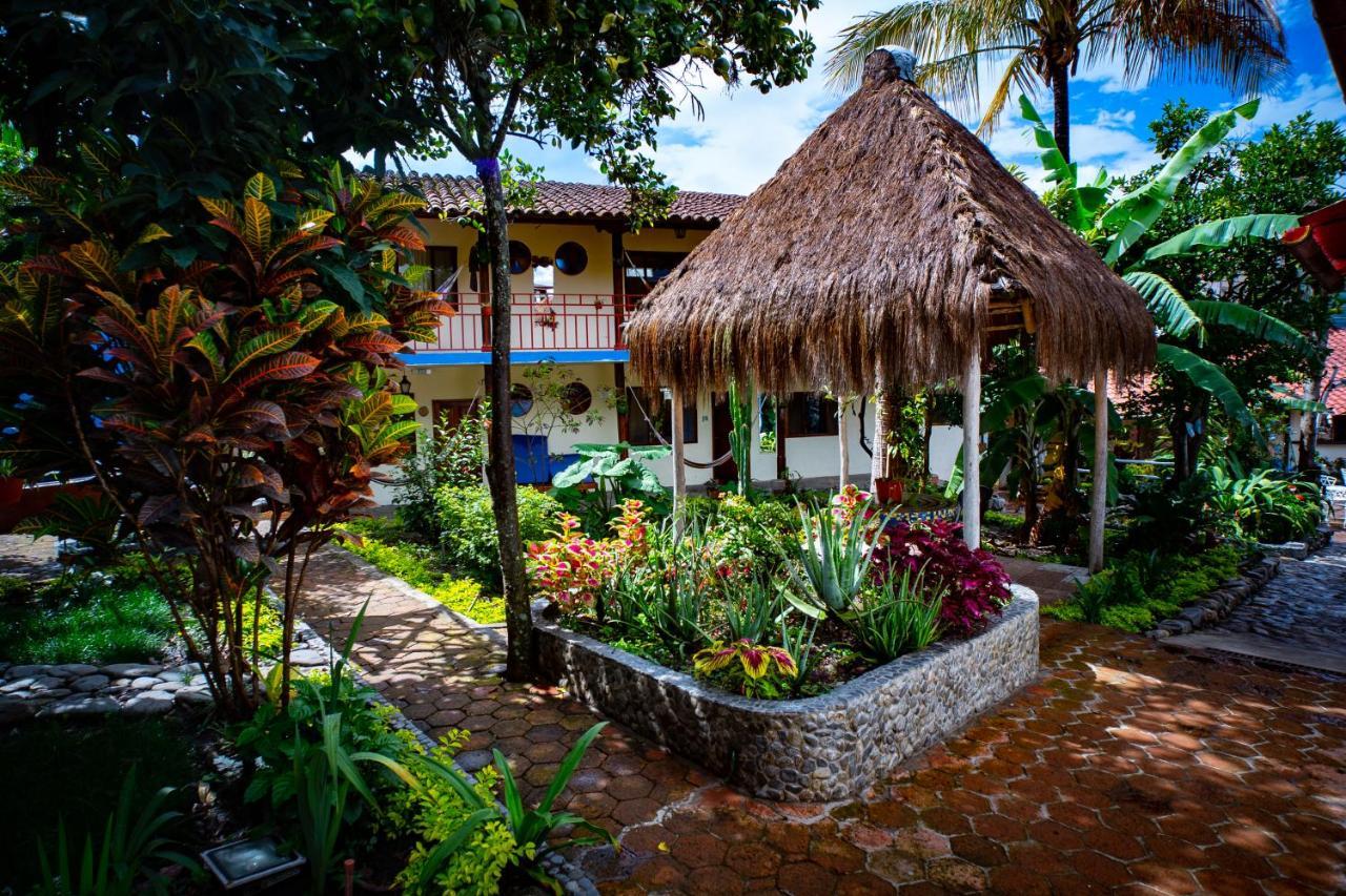 Hostal Jardin Escondido Vilcabamba Bagian luar foto