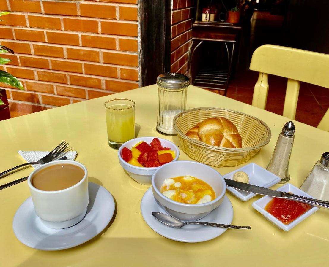 Hostal Jardin Escondido Vilcabamba Bagian luar foto