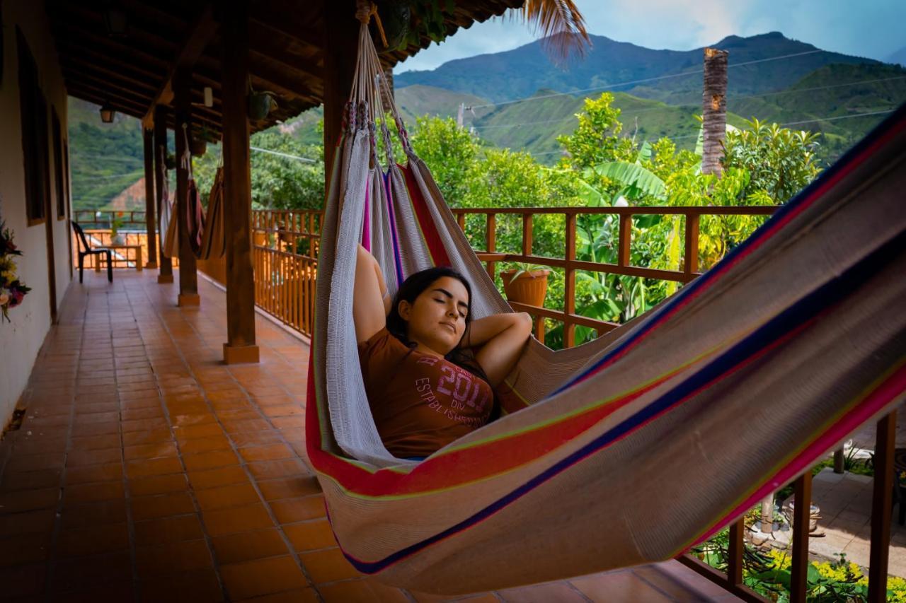 Hostal Jardin Escondido Vilcabamba Bagian luar foto